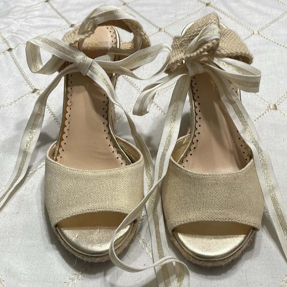 Lilly Pulitzer Size 7.5 - Picture 2 of 7